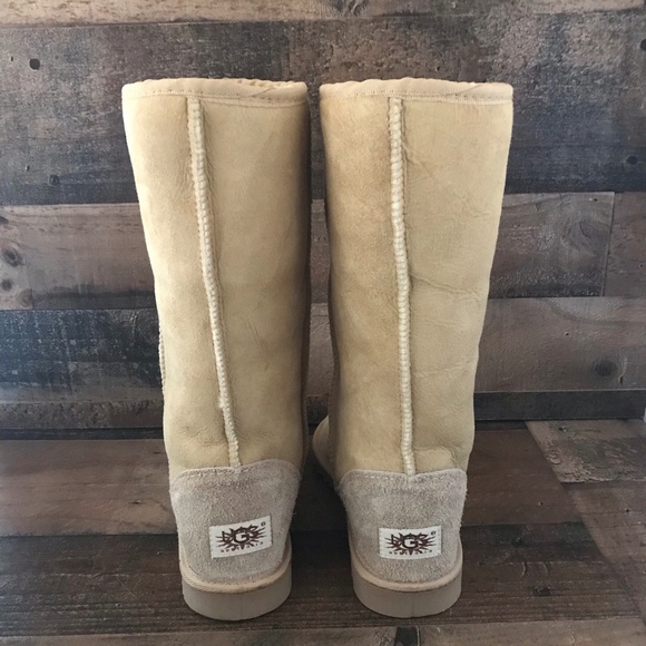 Ugg Boots Woman’s Size 5 NWOT - Picture 2 of 9